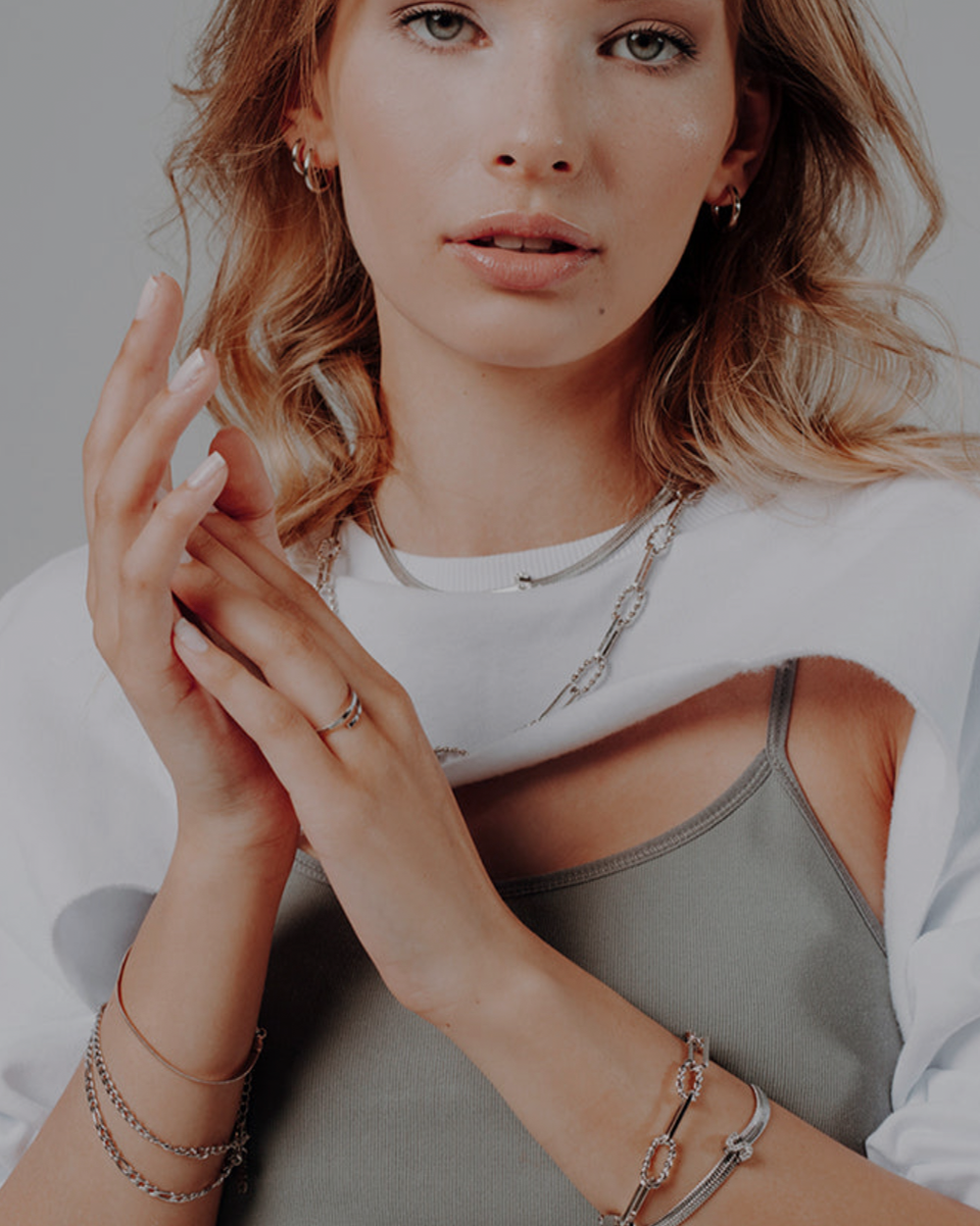 SLEEK INITIAL ARMBAND